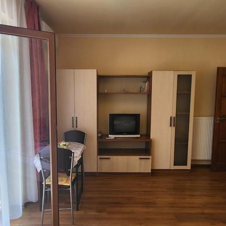 Bastya Apartmanhaz Sarvar Bagian luar foto