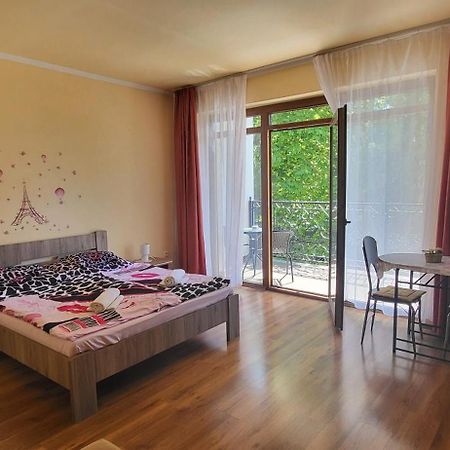 Bastya Apartmanhaz Sarvar Bagian luar foto