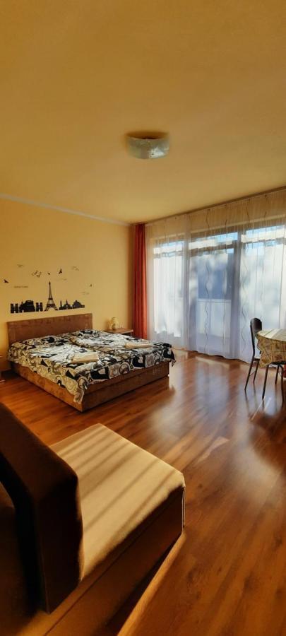 Bastya Apartmanhaz Sarvar Bagian luar foto