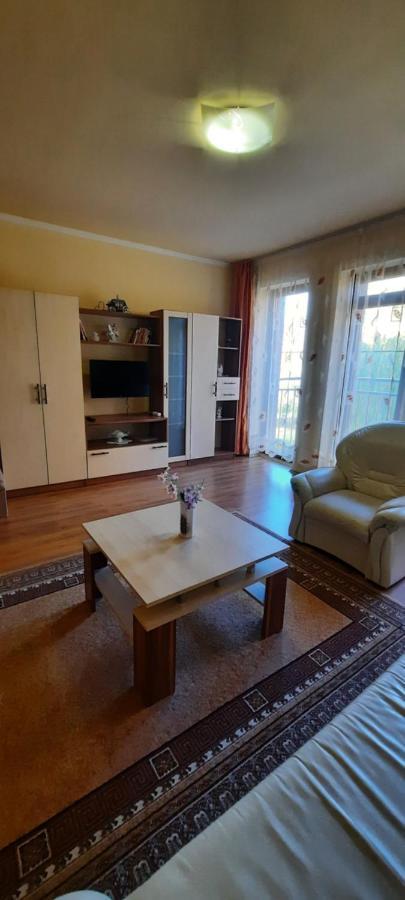 Bastya Apartmanhaz Sarvar Bagian luar foto