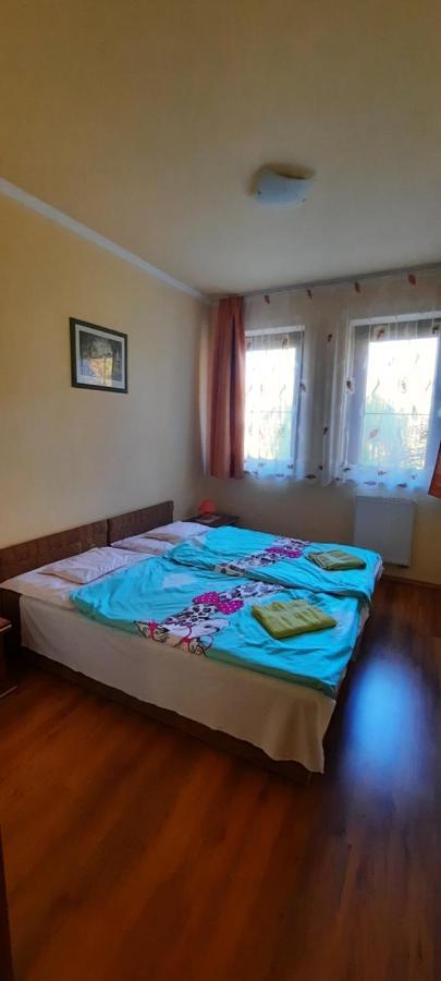 Bastya Apartmanhaz Sarvar Bagian luar foto
