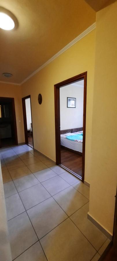 Bastya Apartmanhaz Sarvar Bagian luar foto