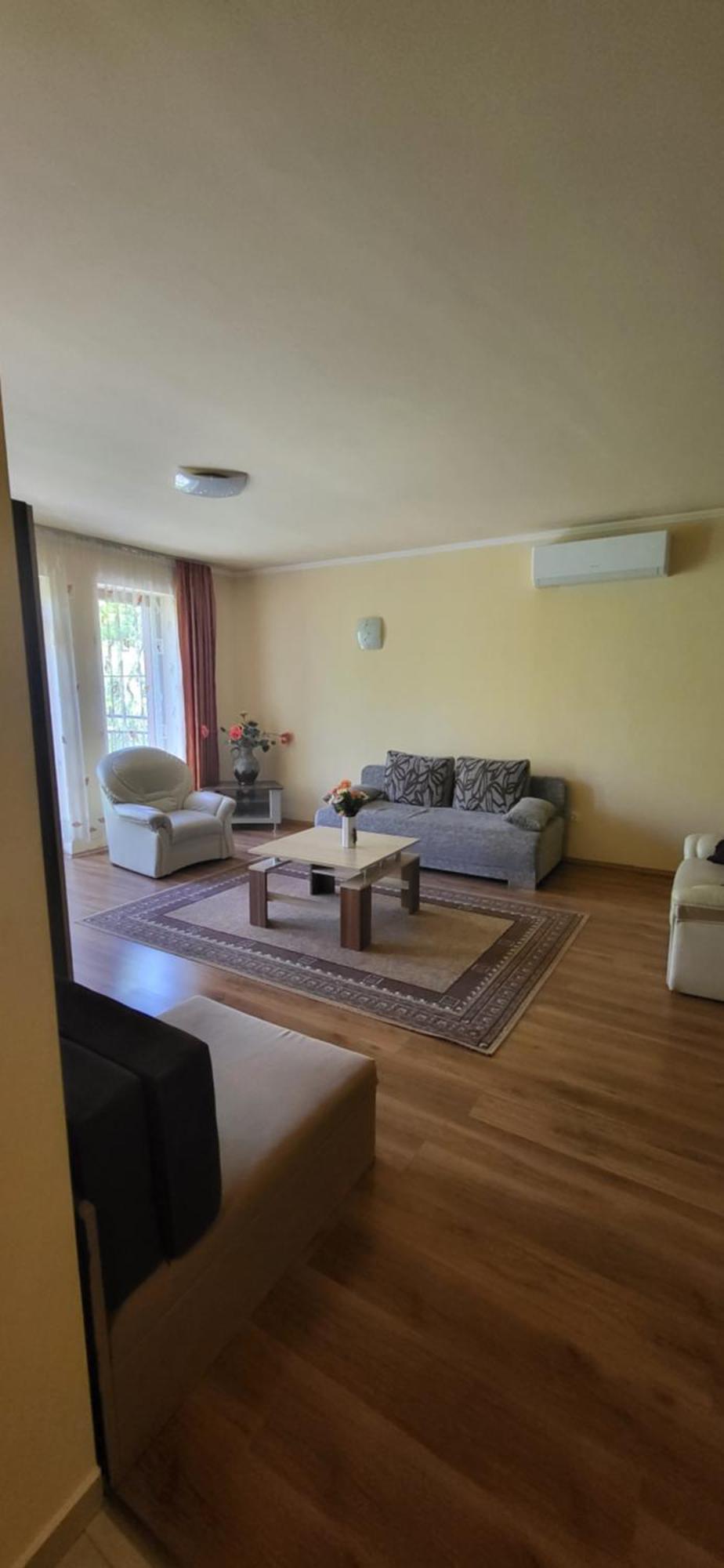 Bastya Apartmanhaz Sarvar Bagian luar foto
